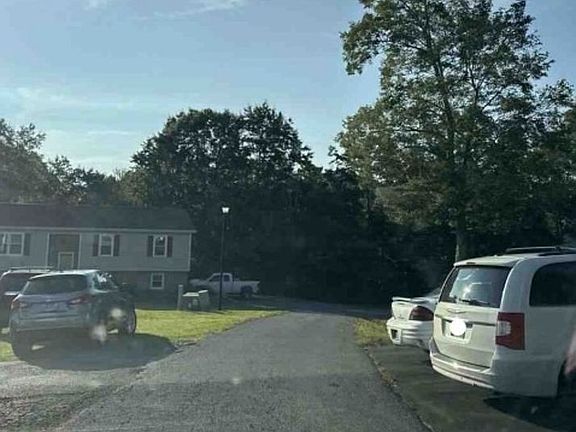 Exterior Neighborhood (street photo)