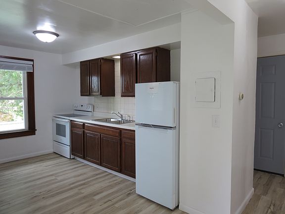 4th image of 142 East St #D