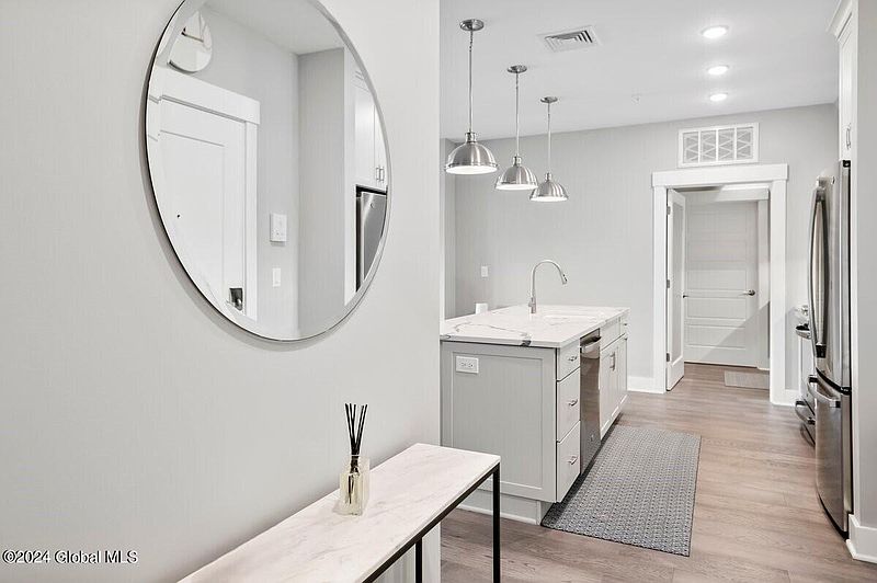 5th image of 116 West Avenue #307