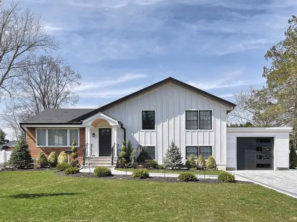 37 Kohring Cir S, Harrington Park, NJ 07640