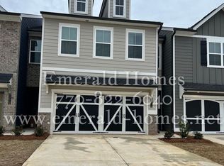 5316 Melbourne Ln, Flowery Branch, GA 30542