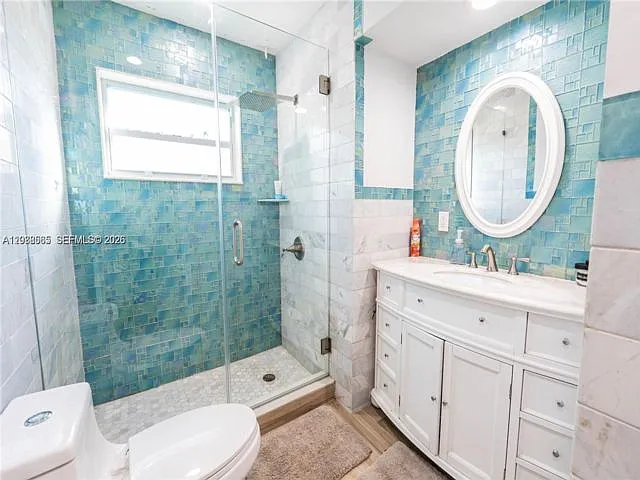 1304 N 40th Ave — Photo 6