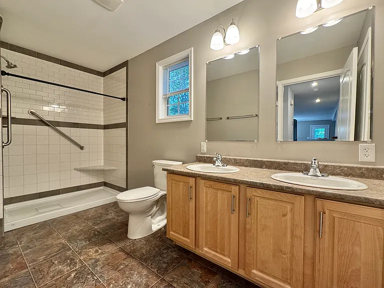 246 Green Lake Rd — Photo 15