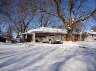 1235 Howard Ave, Marengo, IA 52301