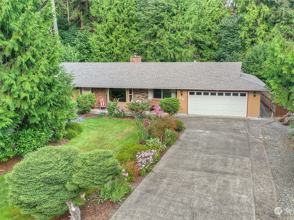 1st image of 4636 Claridge Drive SE