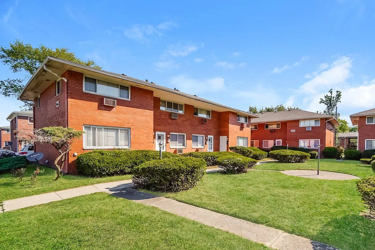 Building Photo - 5840 N Meadows Blvd #B
