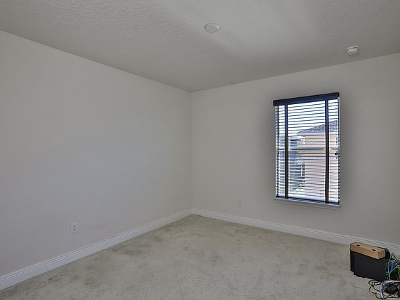 2nd image of 9039 Aspen Hollow Pl