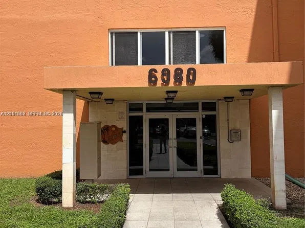 6980 NW 186th St APT 3-428, Hialeah, FL 33015