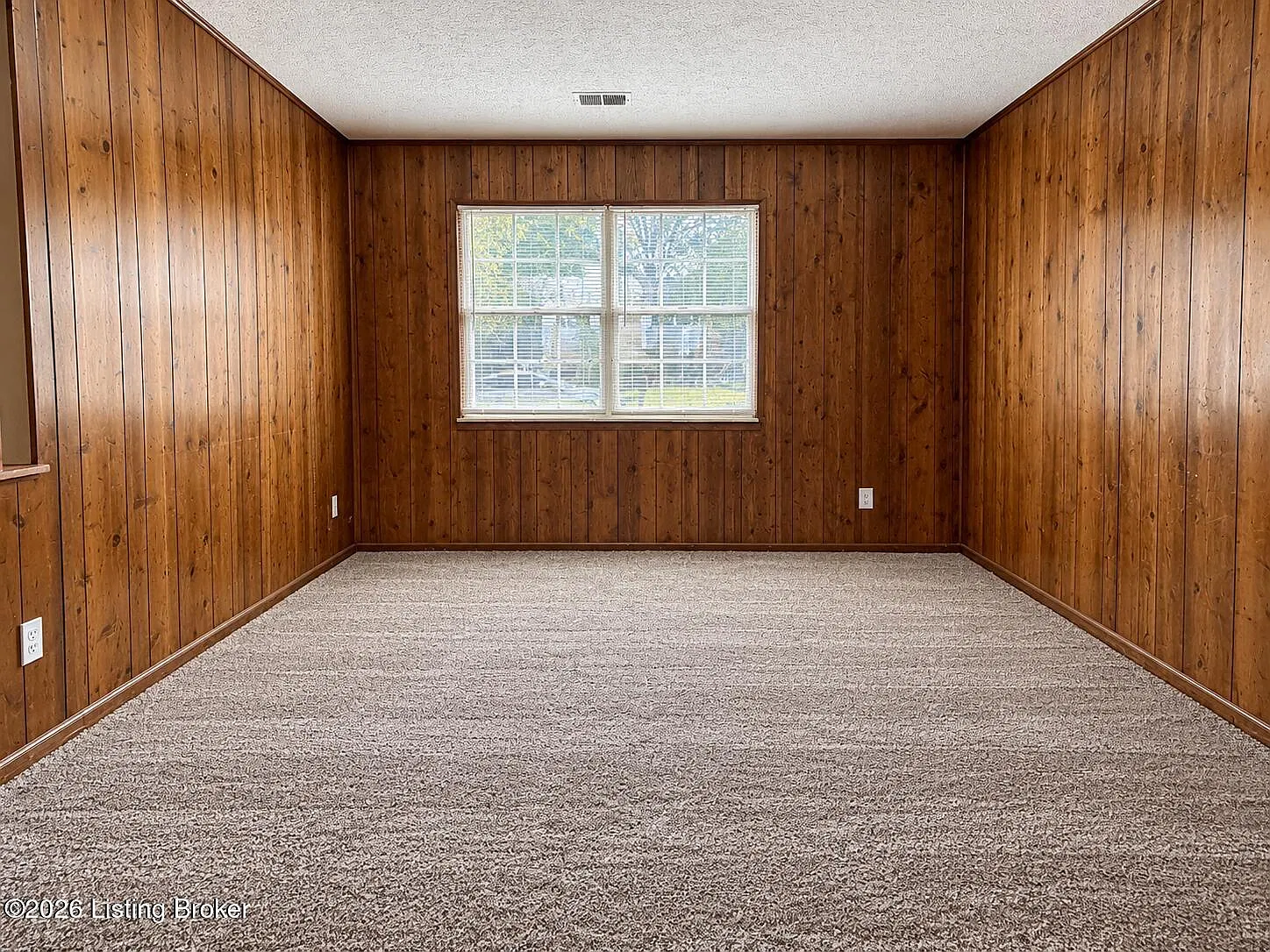 3 bed, 1.0 bath, 1407 sqft, $1,595 — Photo 3