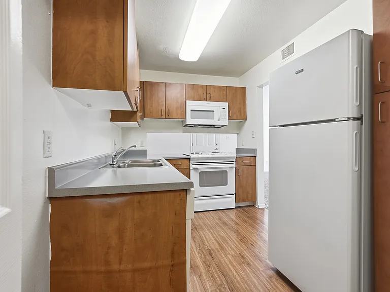 Pinecrest Apartments — Photo 10