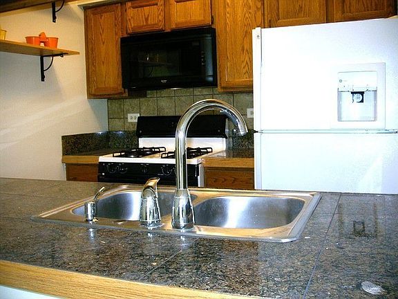 4th image of 1457 Golfview Dr