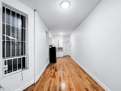4th image of 205 E 94th St APT 1FW