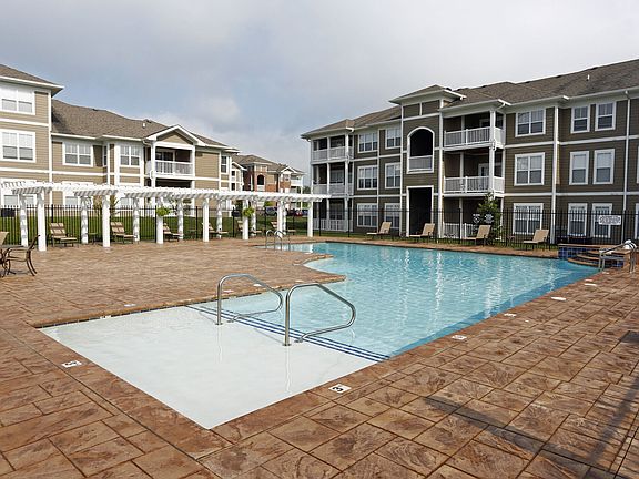 2nd image of 10501 Day Lily Dr #3-325