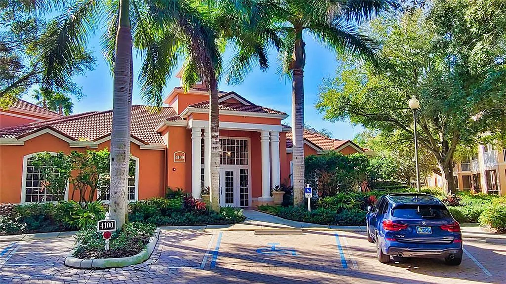 2 bed, 2.0 bath, 1209 sqft, $1,700 — Photo 4