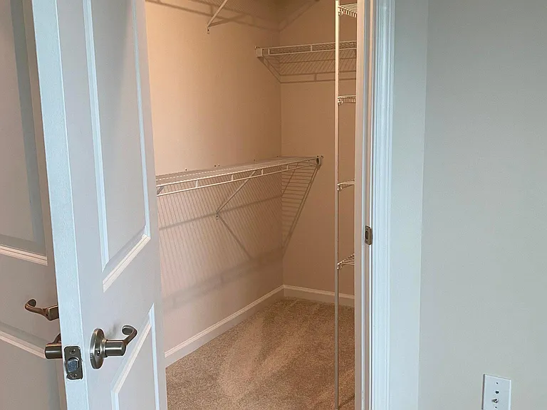 MB walk in closet