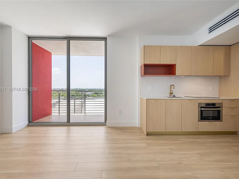 90 NE 32nd St #815 — Photo 5