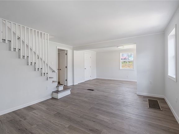 5th image of 100 Chopp St