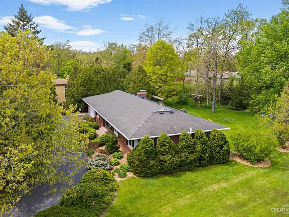 4th image of 27W658 Hickory Ln