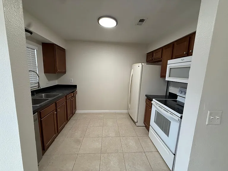 2289 SE Carnation Ave — Photo 8