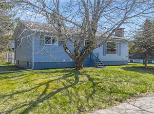 892 Mollins Dr, Saint John, NB E2M 4L8