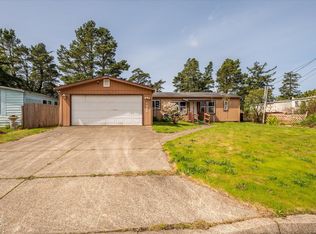 1633 Maple St, Florence, OR 97439