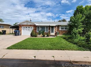 842 Arapaho St, Cheyenne, WY 82009