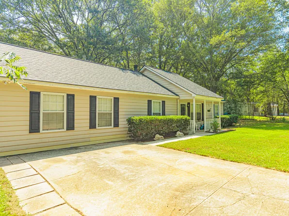 132 Hudgen Rd, Newnan, GA 30265