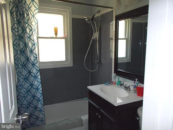 4th image of 3581 Forestdale Ave