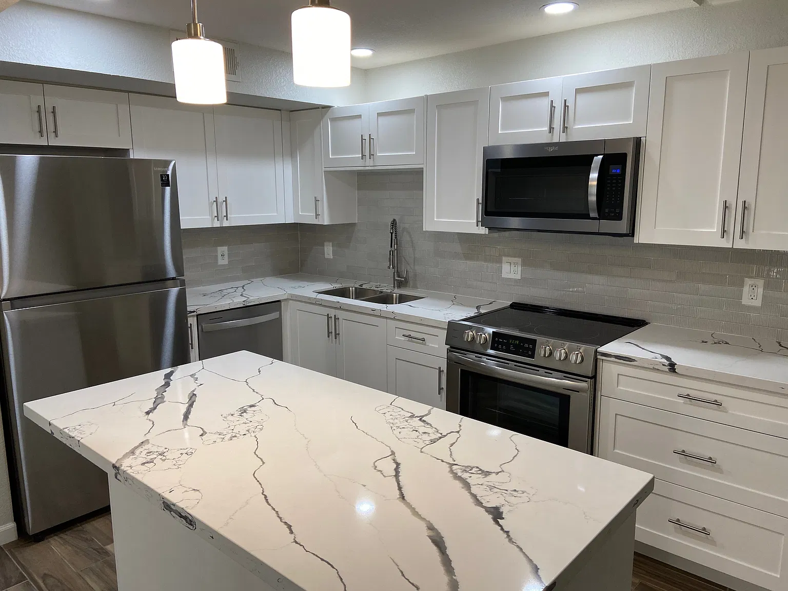 3 bed, 1274 sqft, $2,200 — Photo 3