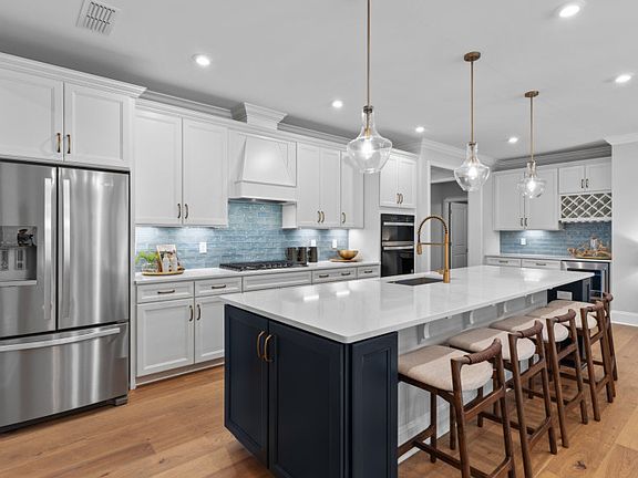 Large Kitchen to Make Meal Prep and Cooking a Breeze.