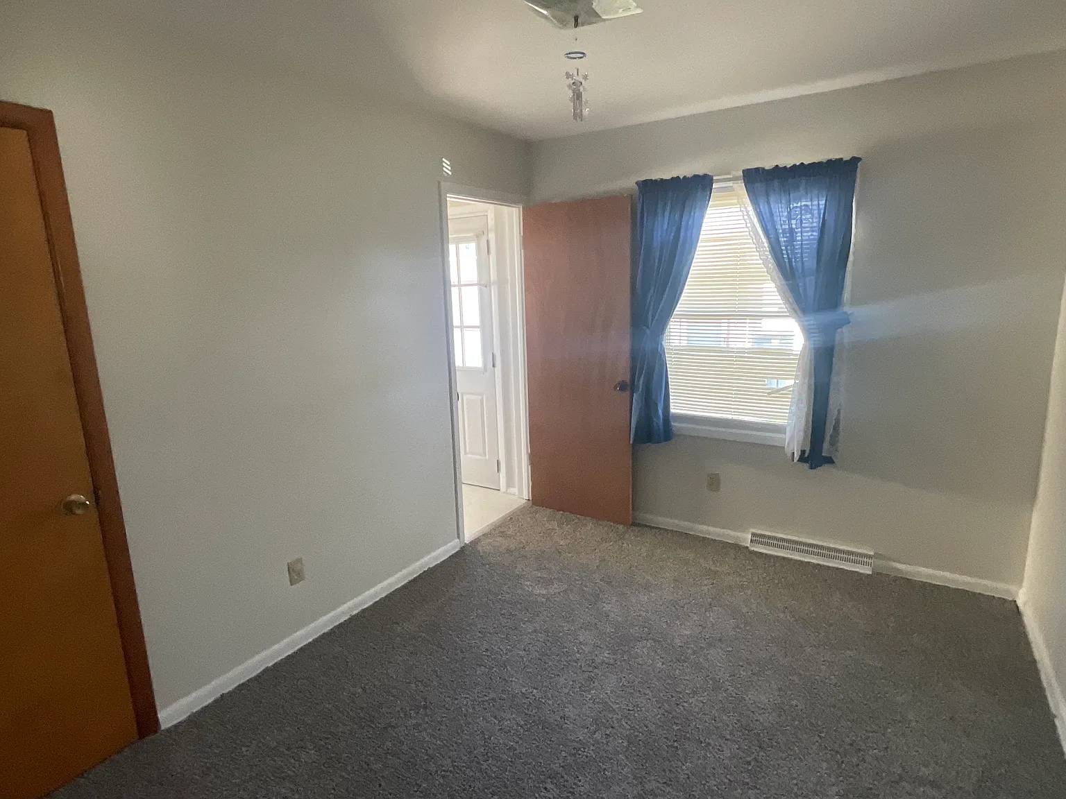 3 bed, 1688 sqft, $1,400 — Photo 4