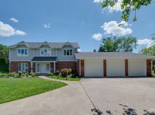 769 Halbert Ln, Inverness, IL 60010