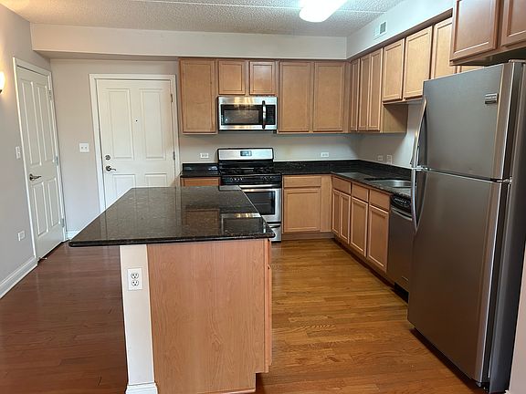 3rd image of 3420 N Old Arlington Heights Rd Unit 203