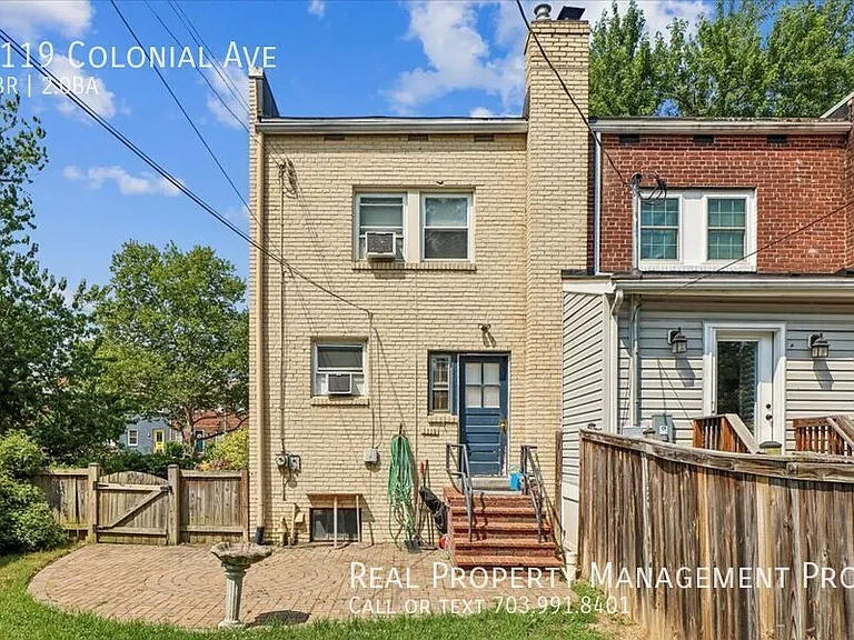 1119 Colonial Ave — Photo 2