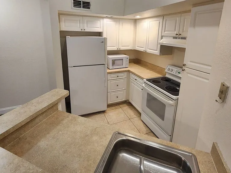 5737 Gatlin Ave #423 — Photo 12