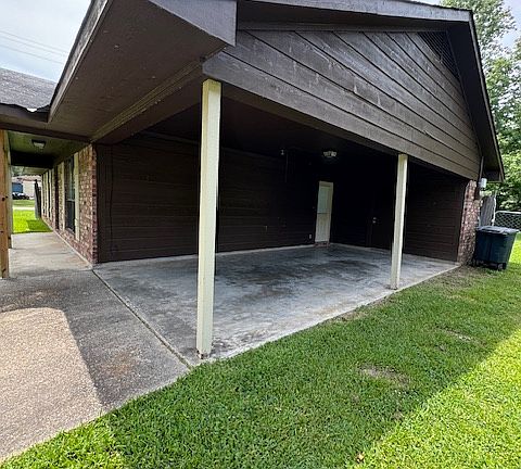 2nd image of 410 Lakeview Dr