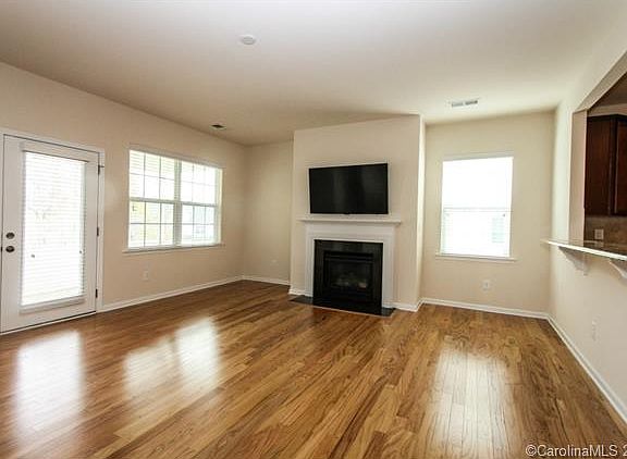 3rd image of 5022 Kinross Ln