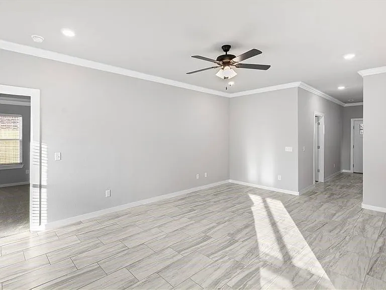 410 Peach Ave — Photo 6