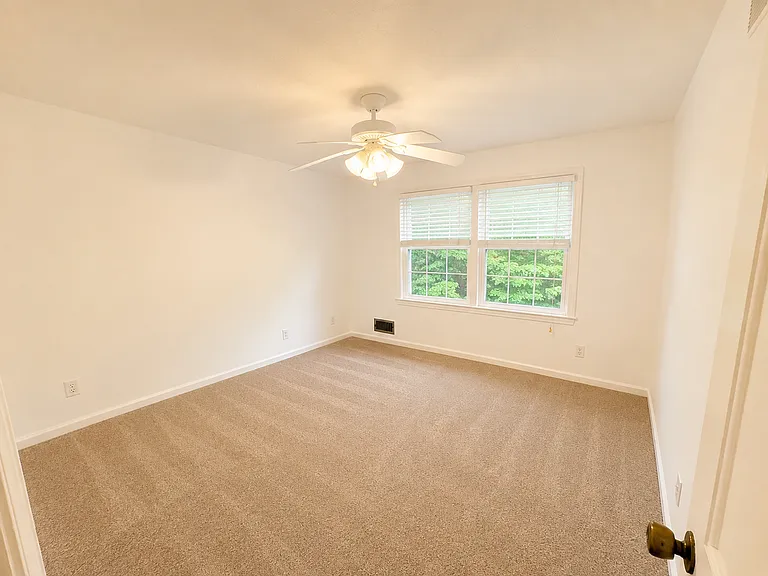 1690 Manhasset Dr — Photo 14
