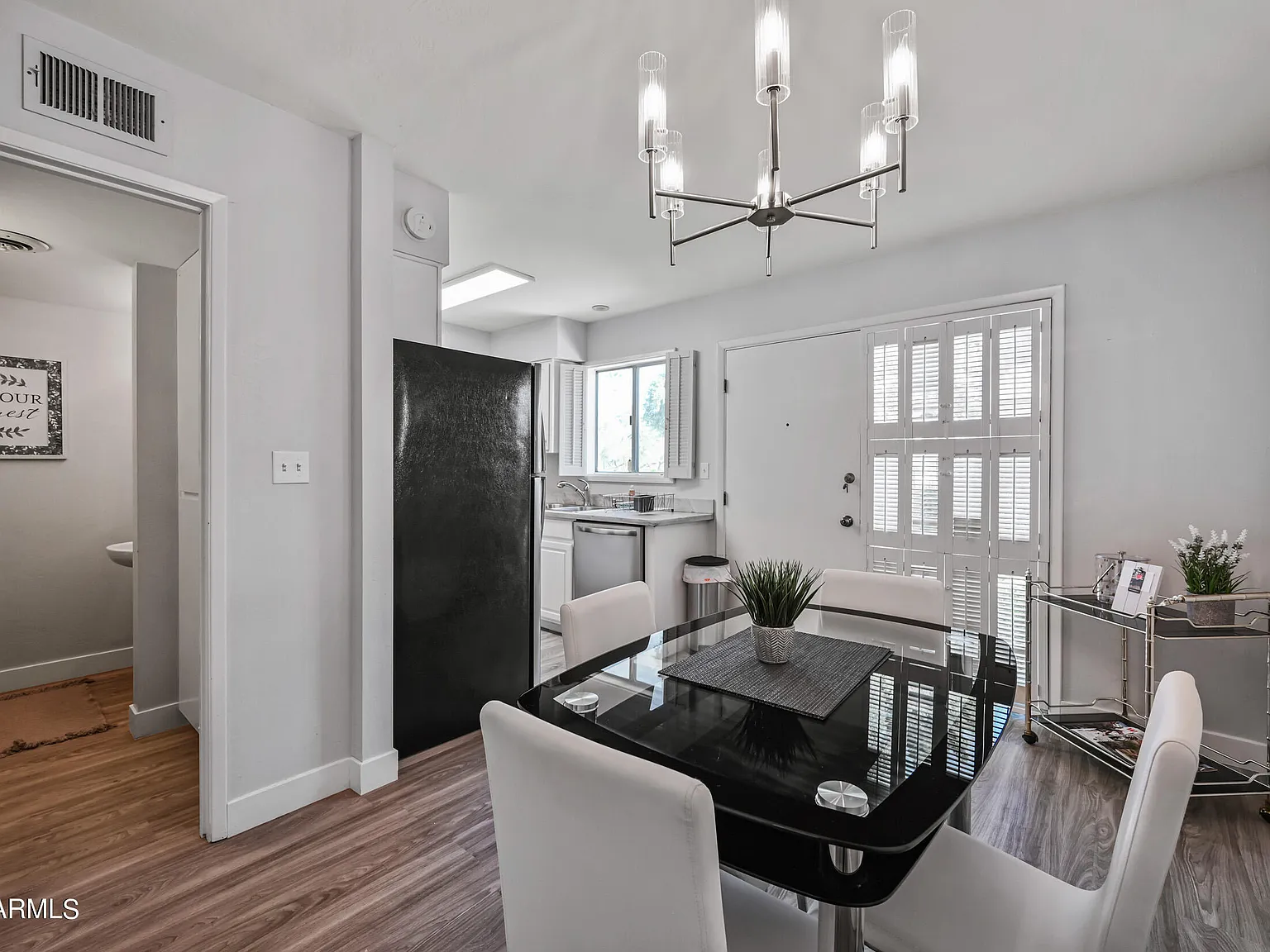 2 bed, 1.5 bath, 986 sqft, $2,100 — Photo 4