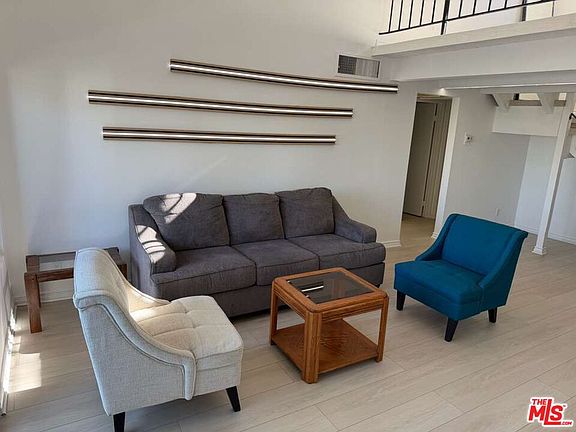 5th image of 18350 Hatteras St APT 278