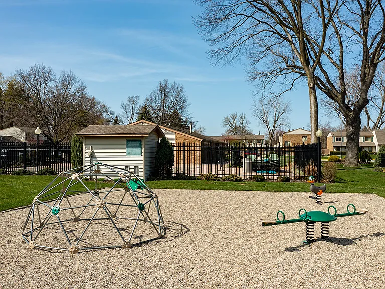 Forest Glen Townhomes — Photo 13