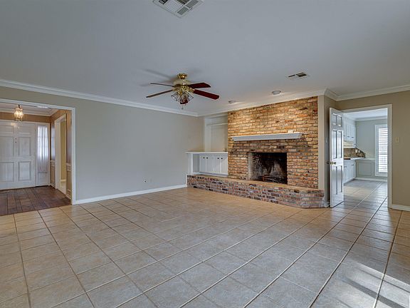 3rd image of 2710 W Deborah Dr