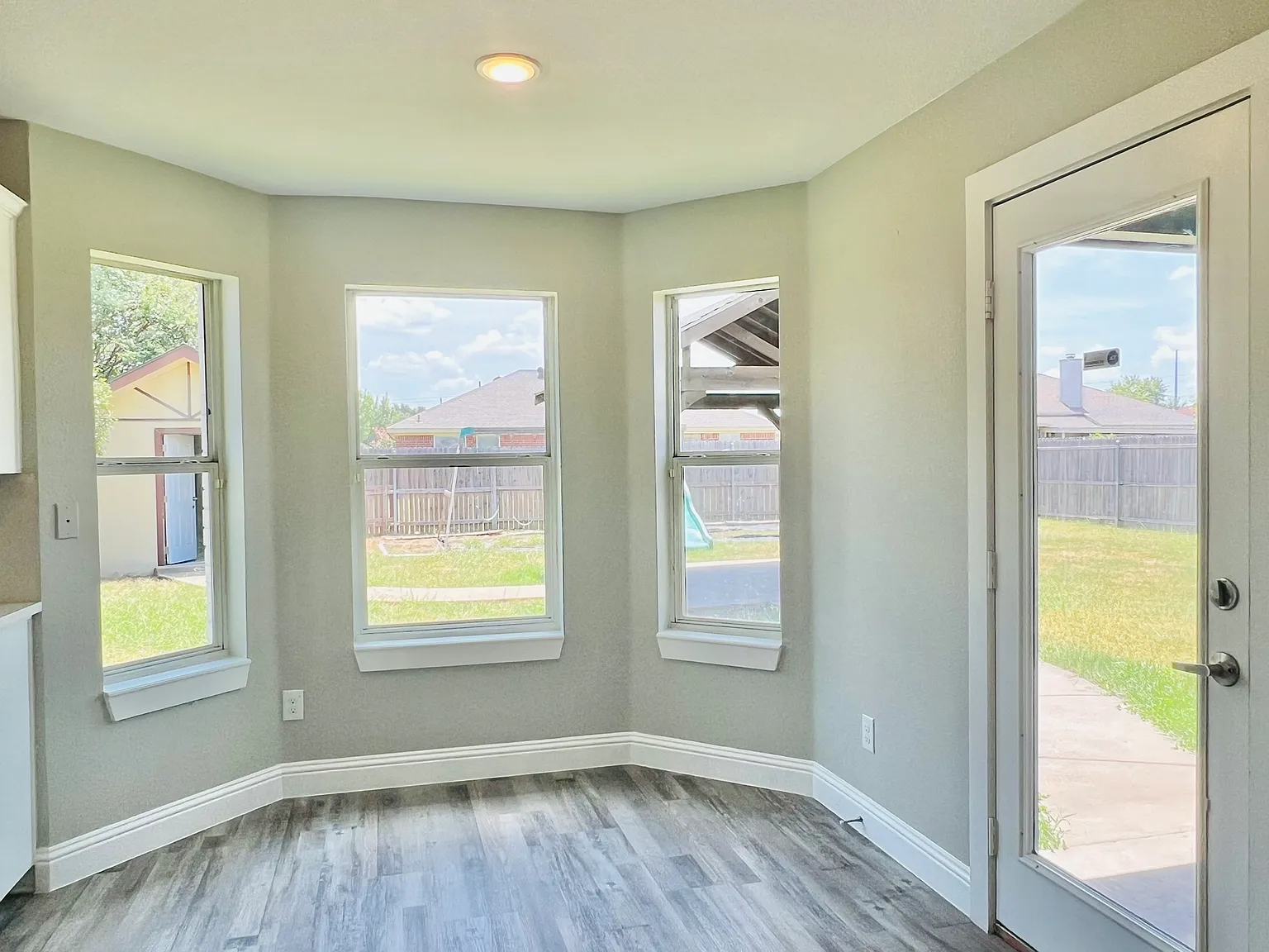 3 bed, 1600 sqft, $2,480 — Photo 4