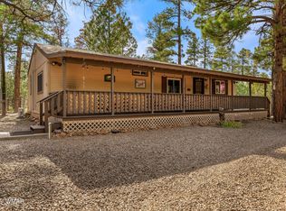 2710 Hooks Way, Overgaard, AZ 85933