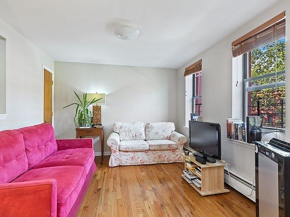 3rd image of 118 W 130th St #3