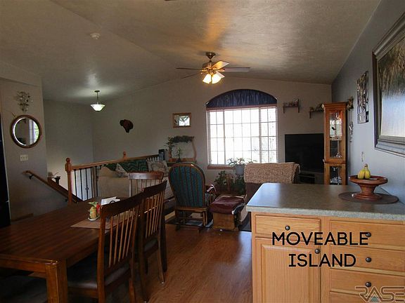 3rd image of 404 Tessa Ave