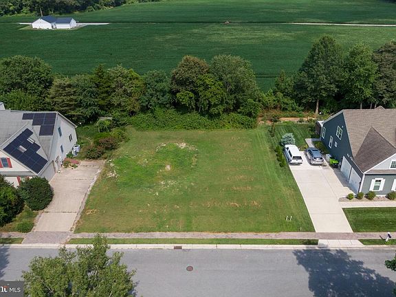 4th image of 219 Chandler St