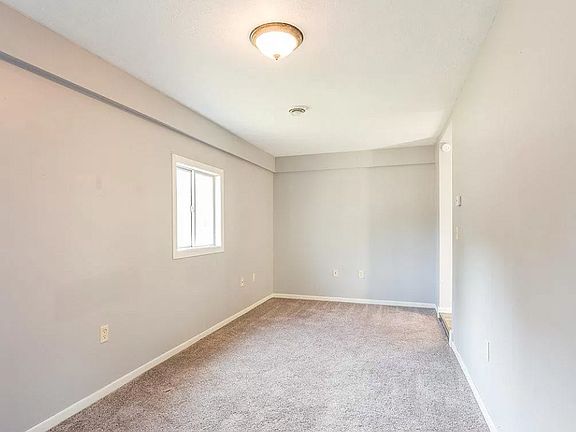 4th image of 211 E 26th St APT 1