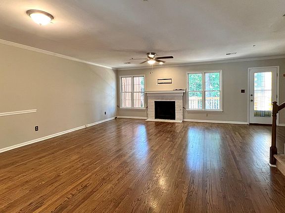 5th image of 533 Salem Woods Dr SE